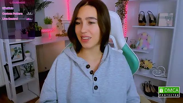 Snapshot of _Eliizabeth_ chatting on December 15, 2025, 9:19 pm Eliizabeth online show from December 15, 2025, 9:19 pm