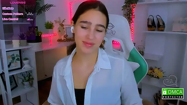 Snapshot of _Eliizabeth_ chatting on December 19, 2025, 10:17 pm Eliizabeth online show from December 19, 2025, 10:17 pm