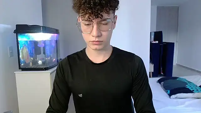 adrian morelly online show from October 25, 2025, 10:26 pm