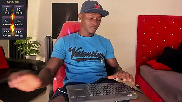 Snapshot of DannSmmith chatting on February 1, 2025, 12:37 pm DannSmmith online show from February 1, 2025, 12:37 pm