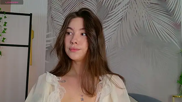 Snapshot of Marie_Diaze chatting on June 10, 2026, 5:28 am Marie Diaze online show from June 10, 2026, 5:28 am