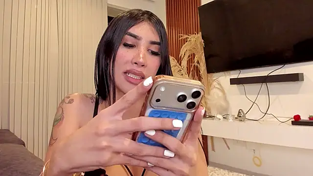 GarciaMilu online show from June 6, 2026, 3:22 am