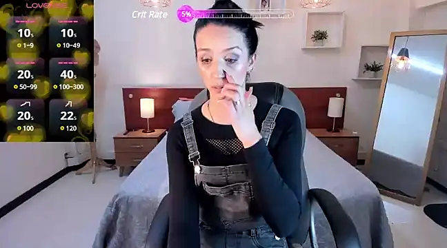 Snapshot of Kristen_Garner chatting on December 17, 2024, 8:10 pm Kristen Garner online show from December 17, 2024, 8:10 pm