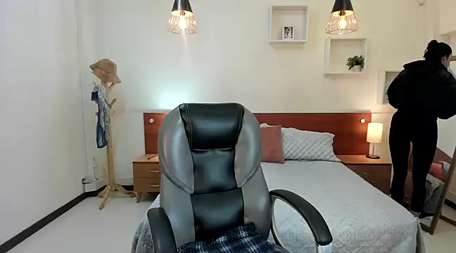 Snapshot of Kristen_Garner chatting on January 27, 2025, 8:07 pm Kristen Garner online show from January 27, 2025, 8:07 pm