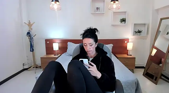 Snapshot of Kristen_Garner chatting on January 31, 2025, 12:06 am Kristen Garner online show from January 31, 2025, 12:06 am