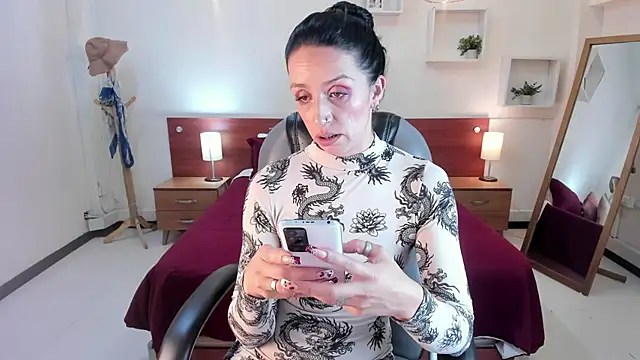 Snapshot of Kristen_Garner chatting on February 2, 2025, 12:19 am Kristen Garner online show from February 2, 2025, 12:19 am