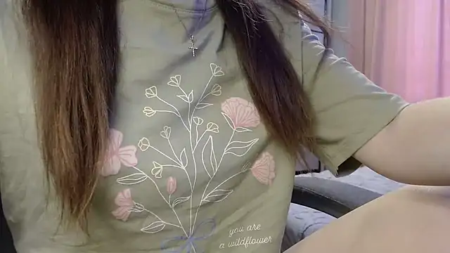 Snapshot of Viktoriiya_bald chatting on March 2, 2025, 12:01 pm Viktoriiya bald online show from March 2, 2025, 12:01 pm