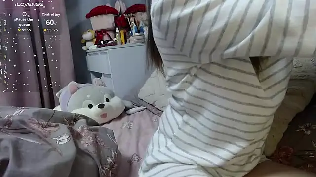 Viktoriiya bald online show from November 3, 2025, 10:42 pm