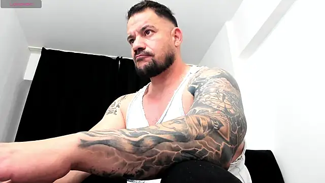 musclemonster31 online show from October 4, 2025, 8:07 pm