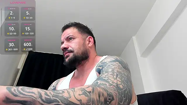 Snapshot of musclemonster31 chatting on May 2, 2026, 9:09 pm musclemonster31 online show from May 2, 2026, 9:09 pm