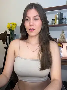 AmelieLaurent  online show from February 11, 2025, 7:16 pm