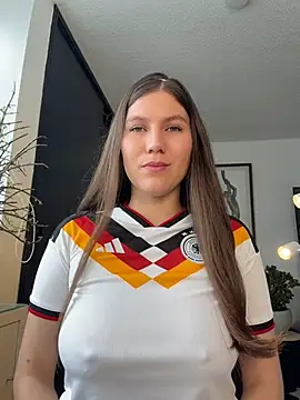 Snapshot of AmelieLaurent_ chatting on July 4, 2026, 3:51 pm AmelieLaurent online show from July 4, 2026, 3:51 pm