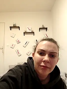 LEAsquirt91 online show from March 3, 2025, 7:17 pm