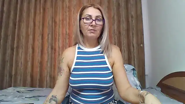 Snapshot of PussyEvely chatting on December 10, 2024, 11:11 am PussyEvely online show from December 10, 2024, 11:11 am