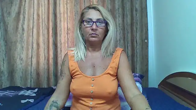 Snapshot of PussyEvely chatting on September 9, 2025, 10:59 am PussyEvely online show from September 9, 2025, 10:59 am