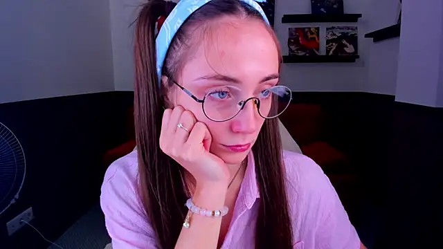 Snapshot of Lexi_Split chatting on July 26, 2026, 2:20 am Lexi Split online show from July 26, 2026, 2:20 am
