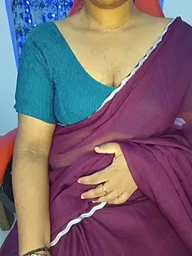 Snapshot of Malluivaniya chatting on June 21, 2026, 5:26 pm Malluivaniya online show from June 21, 2026, 5:26 pm