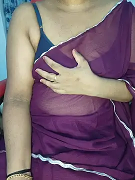 Snapshot of Malluivaniya chatting on June 24, 2026, 6:12 am Malluivaniya online show from June 24, 2026, 6:12 am