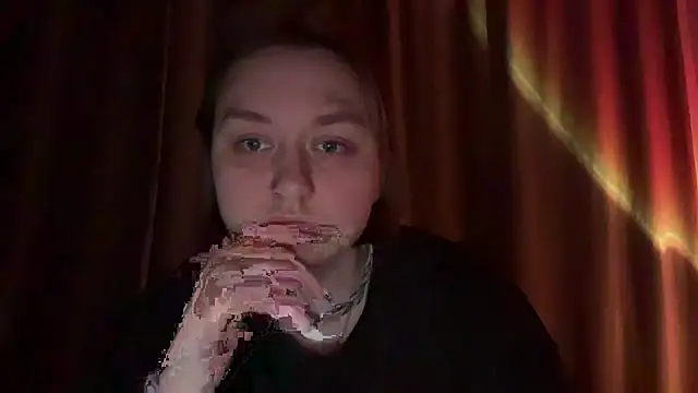 Isabel-Bailey online show from May 8, 2026, 10:04 pm
