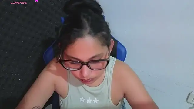 Cuteprincess21 online show from April 9, 2026, 10:59 pm