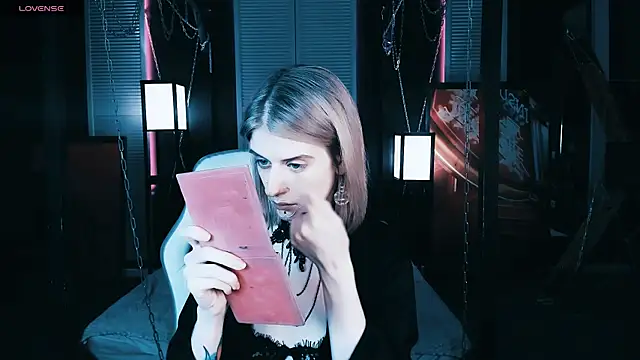 Noah ElmerX online show from February 5, 2025, 8:57 pm