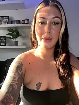 MissyLeeX online show from October 5, 2025, 8:45 am