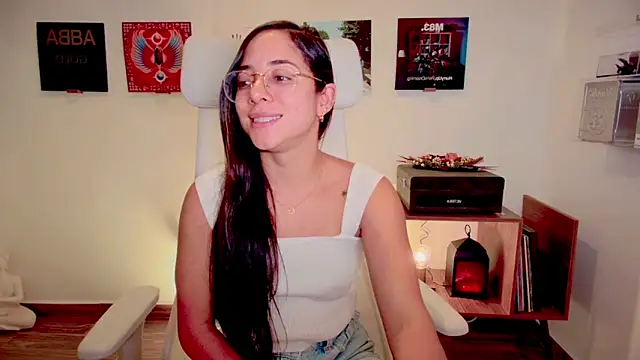 adriana  sosa  online show from December 6, 2024, 2:24 am