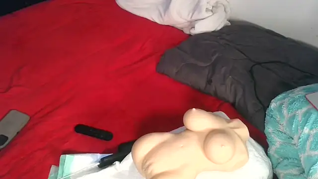 Carolinayoungin online show from December 23, 2024, 5:43 pm