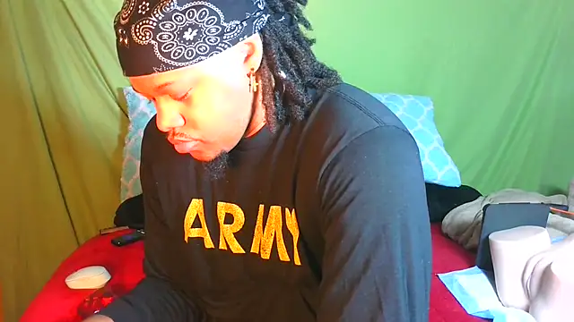 Carolinayoungin online show from October 21, 2025, 7:14 pm