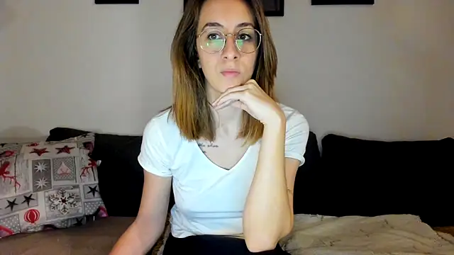 DesireMore90 online show from February 4, 2025, 9:41 pm