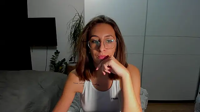 DesireMore90 online show from January 14, 2026, 3:39 pm