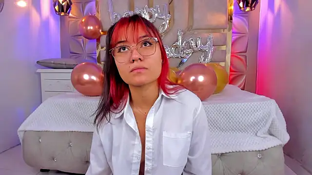 Snapshot of nahia_low chatting on December 24, 2024, 3:38 am nahia low online show from December 24, 2024, 3:38 am