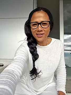 Allana Squirt online show from November 18, 2025, 9:47 am