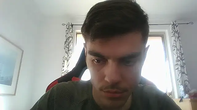 Snapshot of Omarnede chatting on November 13, 2025, 8:35 am Omarnede online show from November 13, 2025, 8:35 am