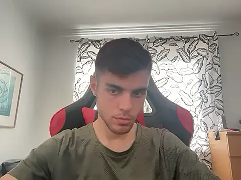 Snapshot of Omarnede chatting on December 23, 2025, 9:51 am Omarnede online show from December 23, 2025, 9:51 am