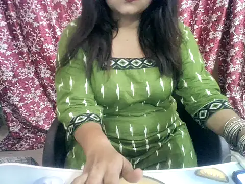 Snapshot of Lusty_Wife1 chatting on June 7, 2026, 10:52 am Lusty Wife1 online show from June 7, 2026, 10:52 am