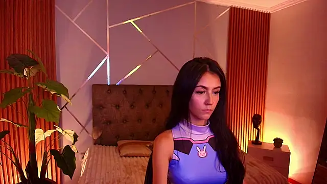 Coralinnee  online show from March 20, 2026, 3:33 am