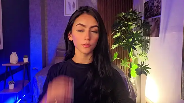 Snapshot of Coralinnee_ chatting on May 8, 2026, 3:01 am Coralinnee online show from May 8, 2026, 3:01 am