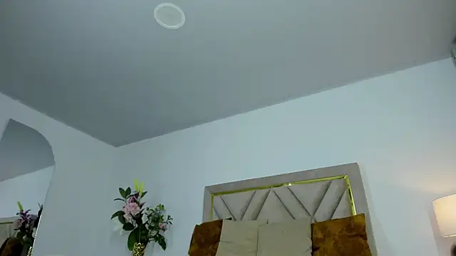 Violet queen20 online show from June 11, 2026, 12:32 am