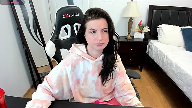 Snapshot of AmyPure_ chatting on May 20, 2026, 5:24 am AmyPure online show from May 20, 2026, 5:24 am
