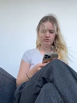 mariemelissah online show from March 17, 2025, 2:34 pm