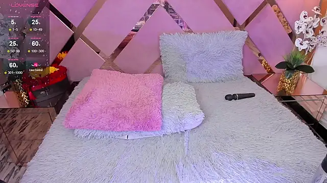 Snapshot of SHANONCLARK chatting on February 14, 2025, 1:13 am SHANONCLARK online show from February 14, 2025, 1:13 am