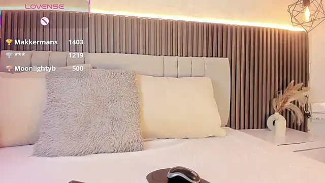 Snapshot of SHANONCLARK chatting on October 8, 2025, 7:11 pm SHANONCLARK online show from October 8, 2025, 7:11 pm