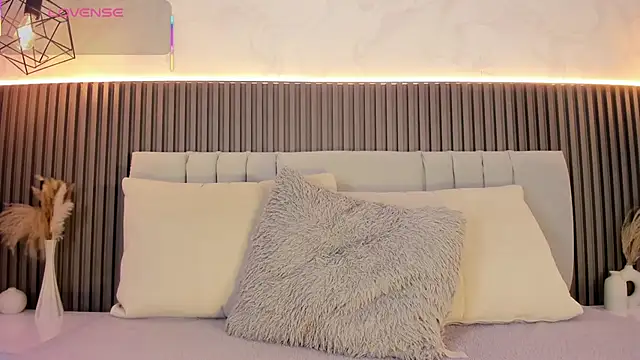 Snapshot of SHANONCLARK chatting on October 12, 2025, 6:18 pm SHANONCLARK online show from October 12, 2025, 6:18 pm