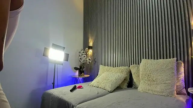 Snapshot of SHANONCLARK chatting on October 17, 2025, 7:05 pm SHANONCLARK online show from October 17, 2025, 7:05 pm