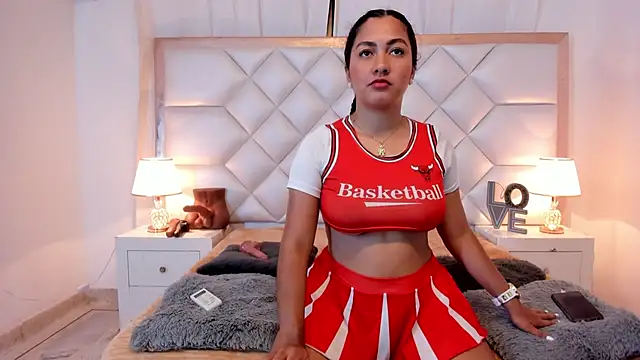 brittany069 online show from November 1, 2025, 8:33 pm