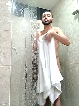 Aron Baylor online show from October 12, 2025, 11:59 pm