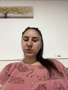 Snapshot of JenniferEdith chatting on July 8, 2026, 5:23 am JenniferEdith online show from July 8, 2026, 5:23 am