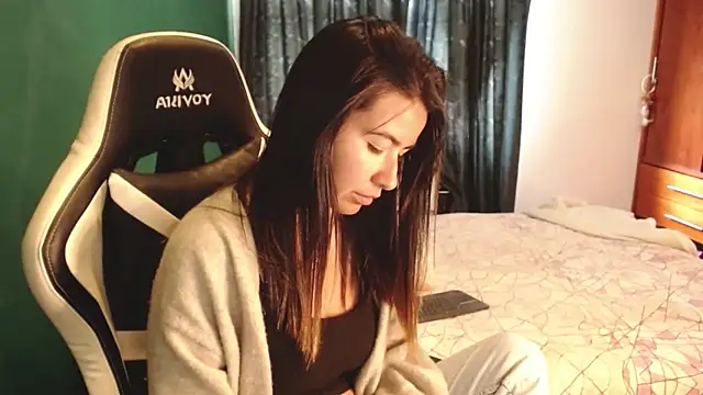 alice middlee online show from December 19, 2025, 7:21 pm