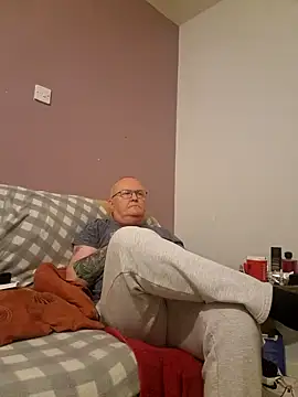 FriendlyDave online show from February 17, 2025, 9:41 pm